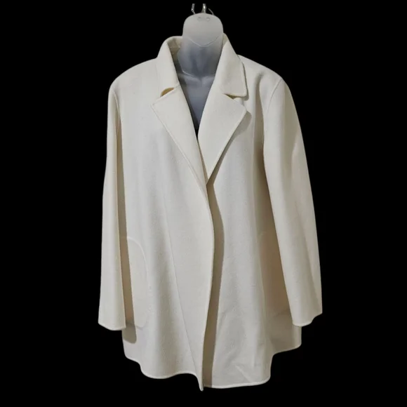 Theory New With Tags Elegant Ivory Wool/Cashmere Women's Coat